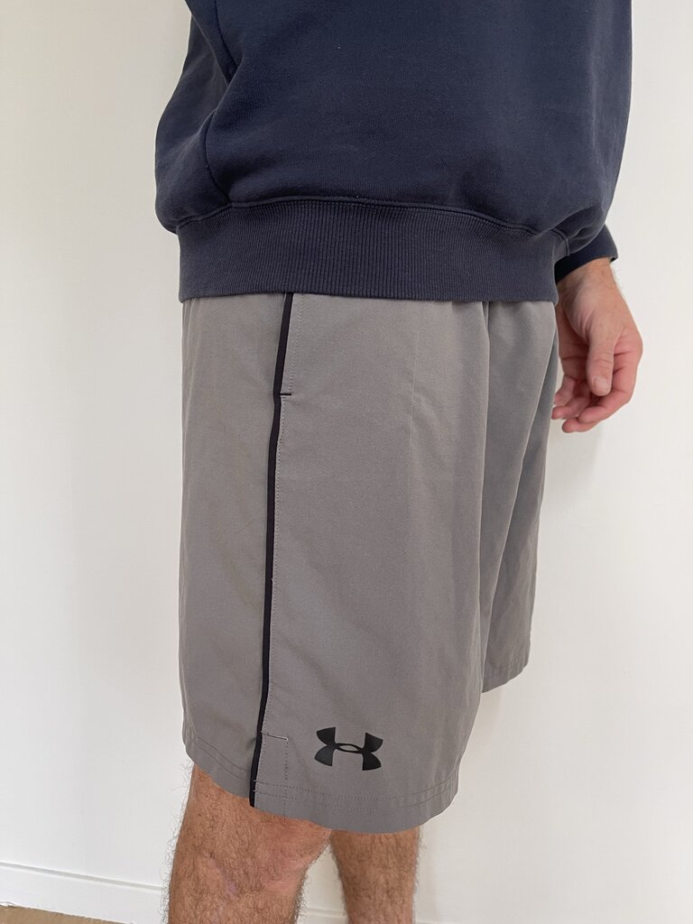 Under Armour - Size M