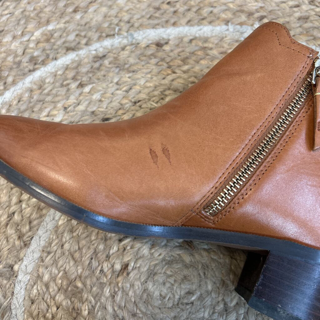 Frankie4 Chelsea Boots (marked) - Size 6