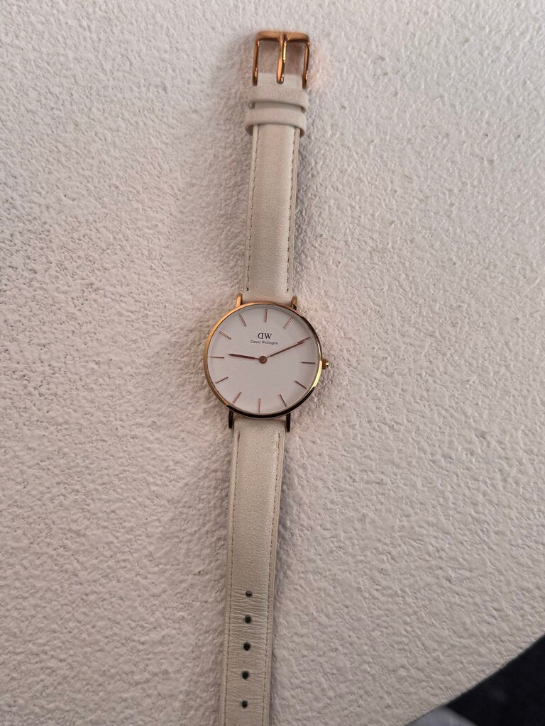 Daniel Wellington Watch (no battery)