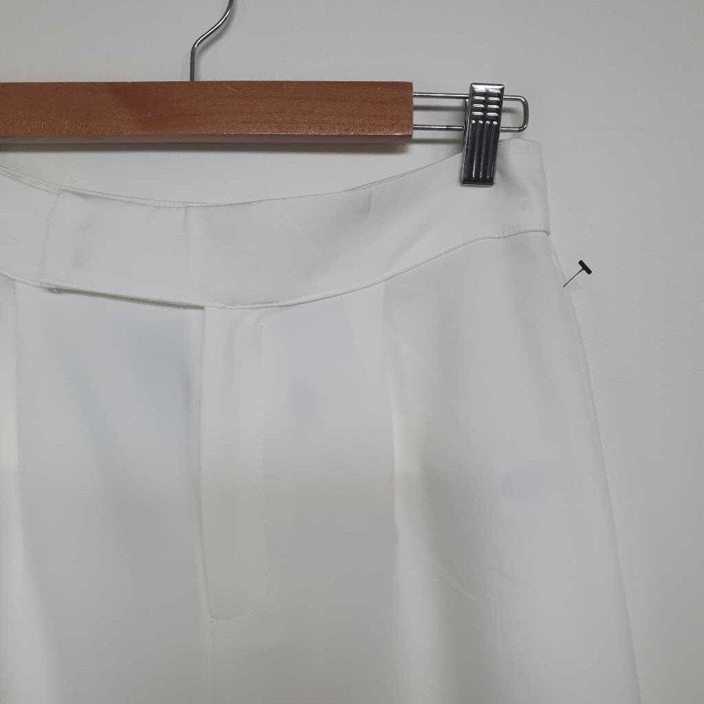 Kristina X BWLDR Pants (BNWT) - Size 8