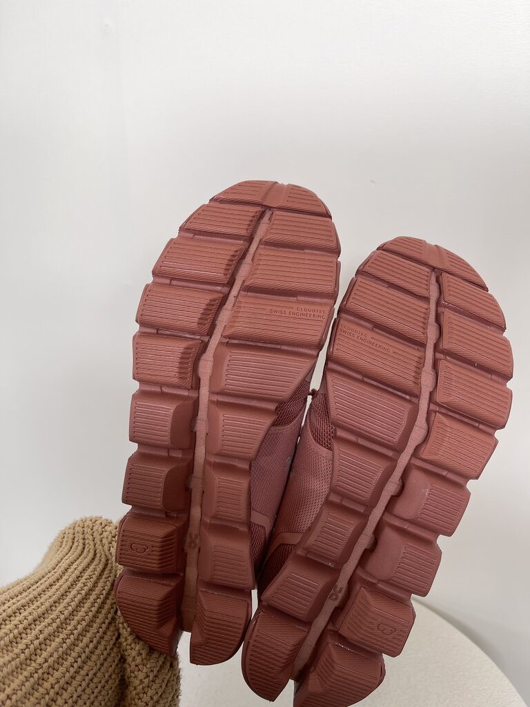 On Cloud Shoes (new with box) - Size 8