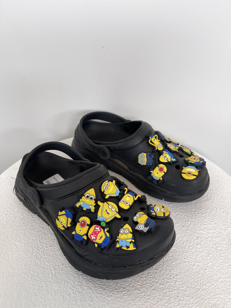 Sketchers Shoes - Size WS5