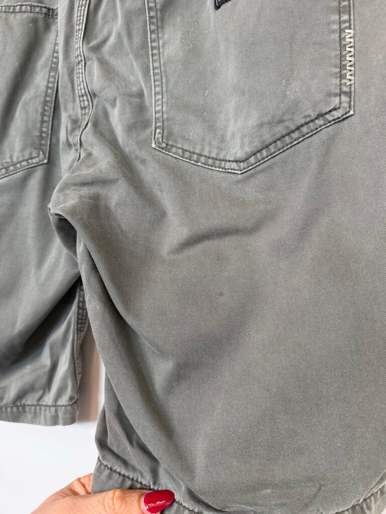 Neuw Shorts (Fade)- Size 34