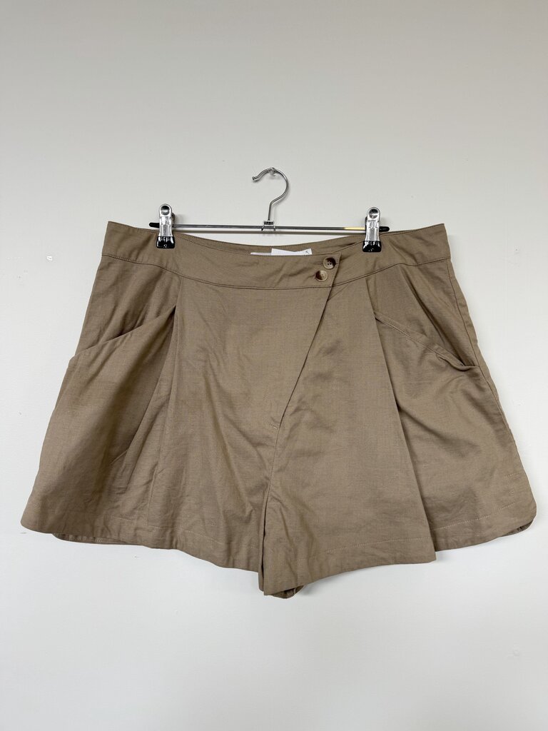 ASTR Linen Shorts - Size XL