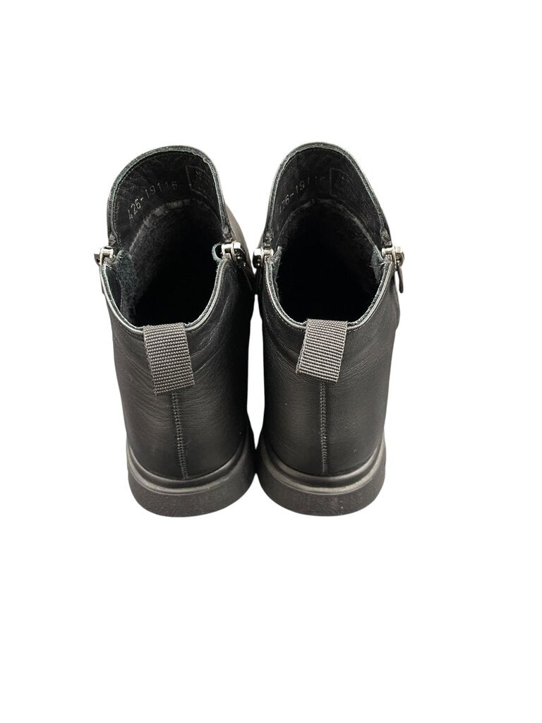 Neo Boots (new) - Size 39