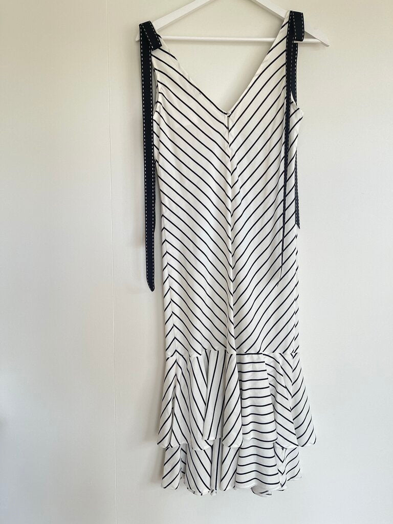 Moss & Spy Dress - Size 8