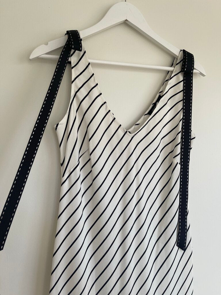 Moss & Spy Dress - Size 8
