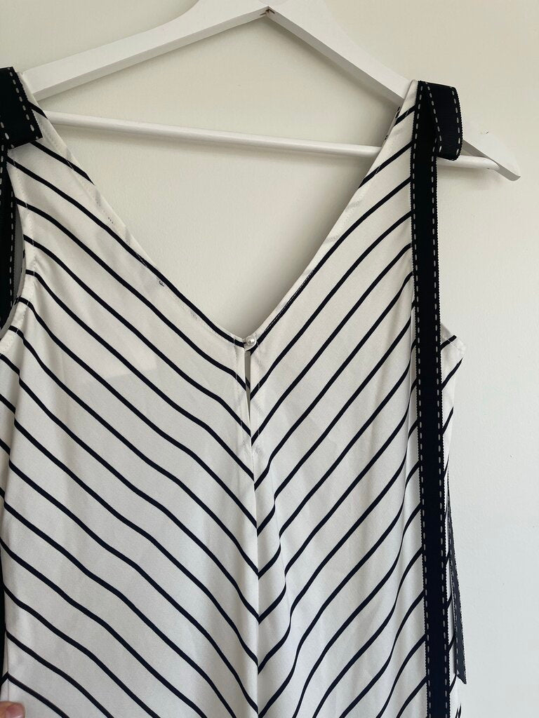 Moss & Spy Dress - Size 8