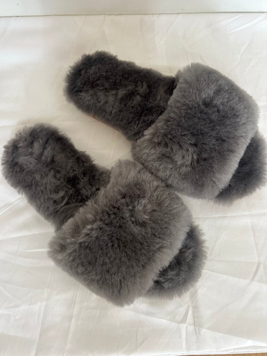 Country Road Slippers - Size 37-38