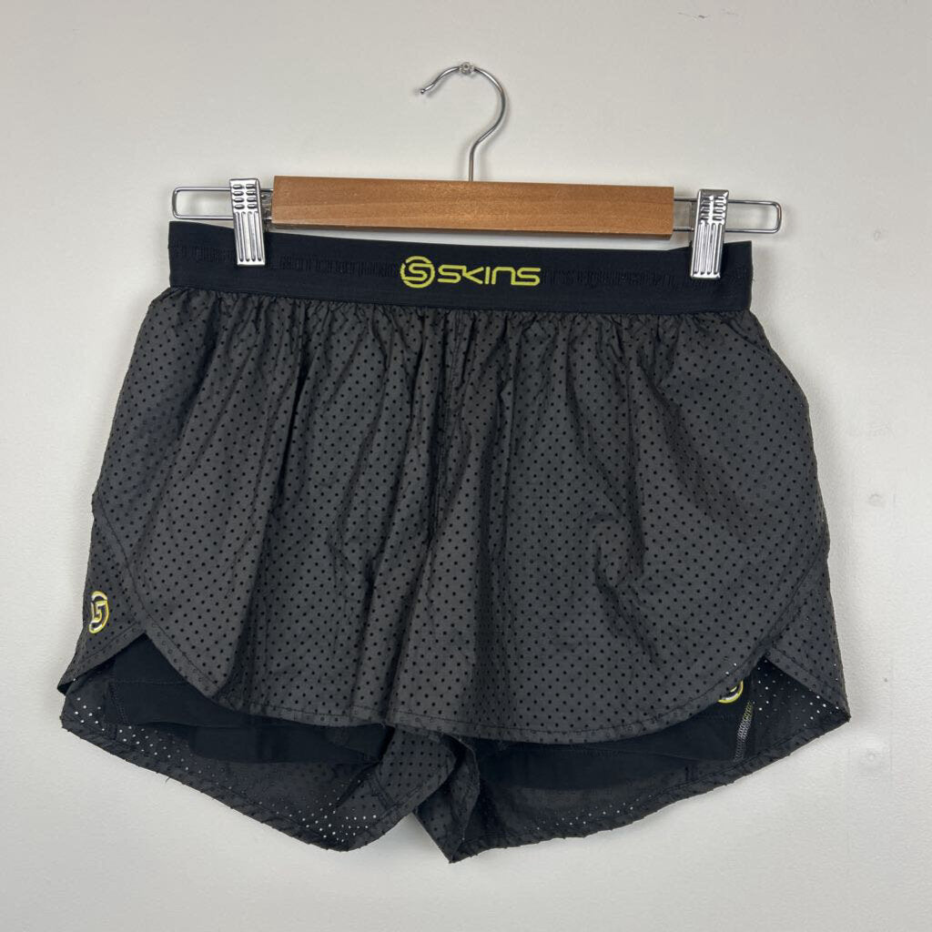 Skind Shorts - Size M