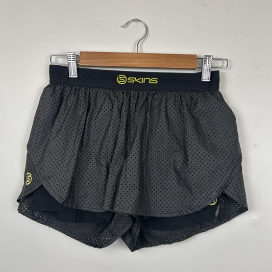 Skind Shorts - Size M