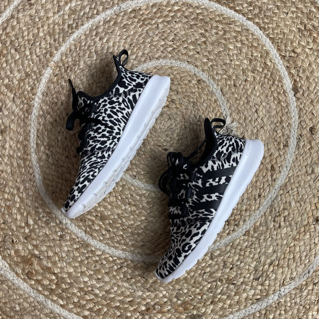Adidas Shoes - Size 7.5