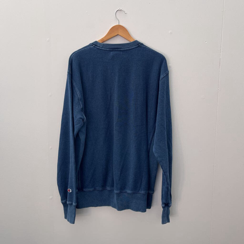 Champion Crewneck - Size L
