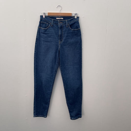 Levis Jeans - Size 28
