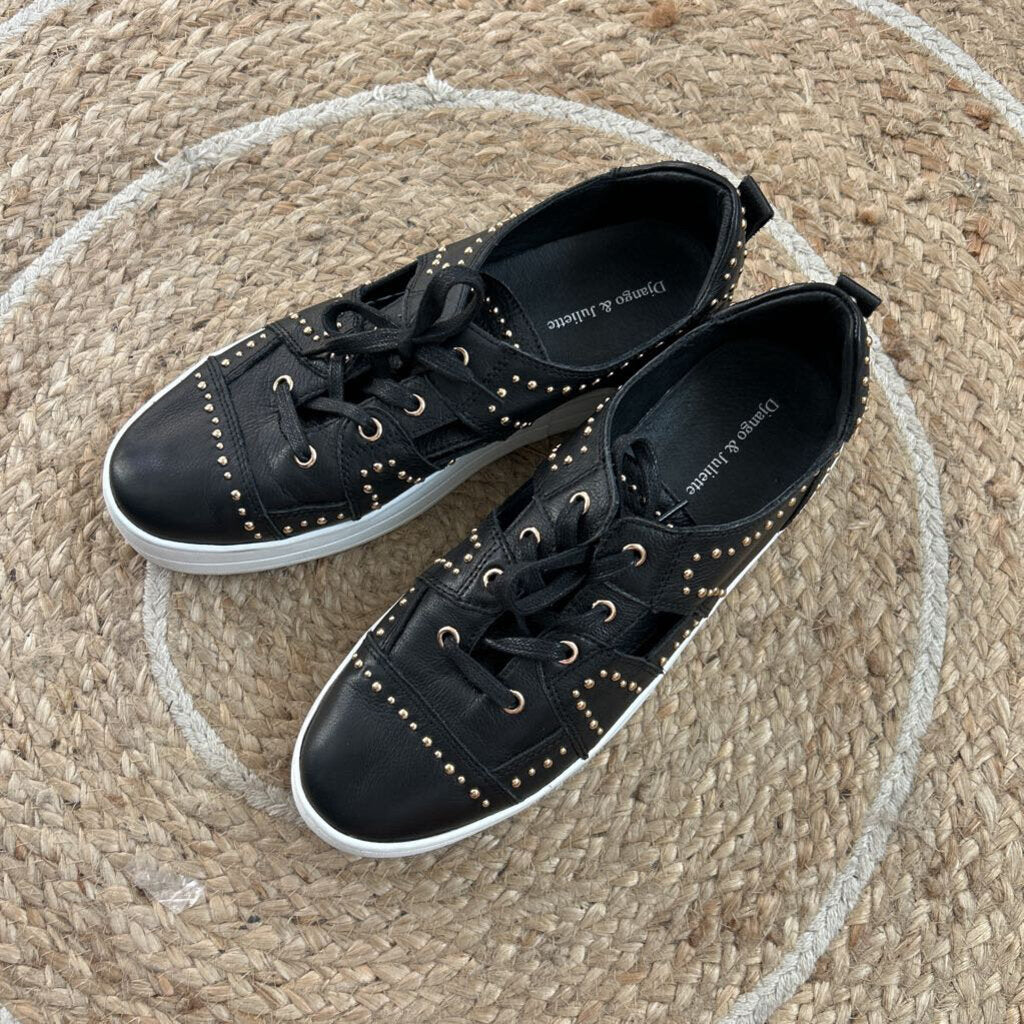 Django & Juliette Shoe