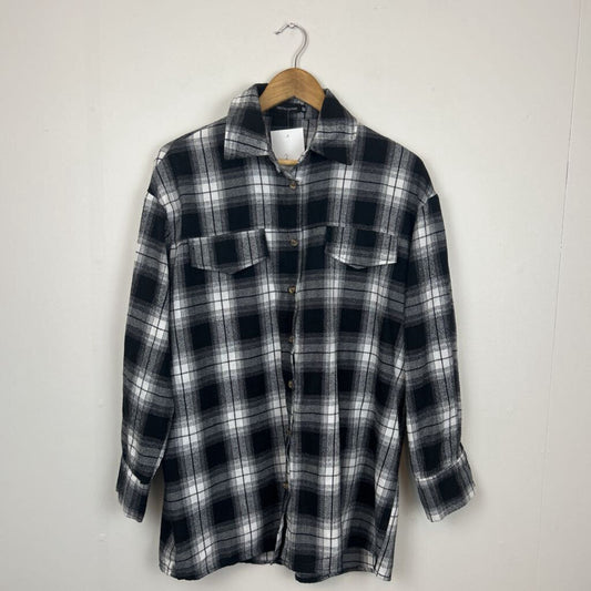 Pretty Little Thing Oversized Shirt - Size M