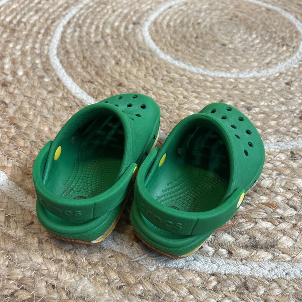 Crocs Classic Clog - Size 4/5