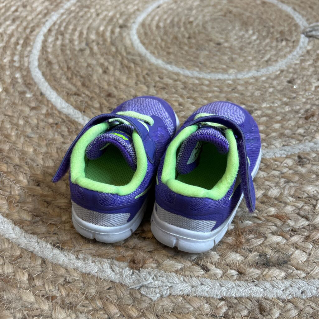 Nike Sneakers (marks) - Size 5C