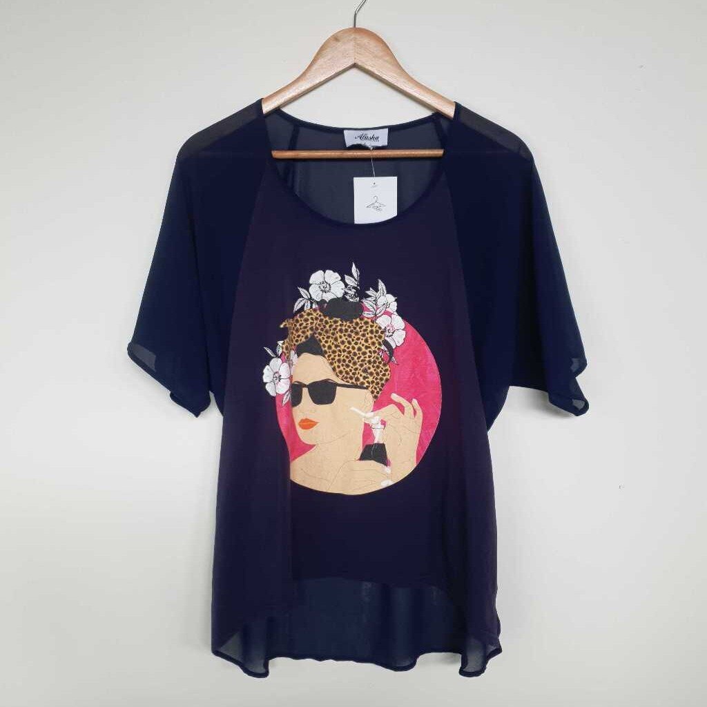 Alaska Tees Top - Size M