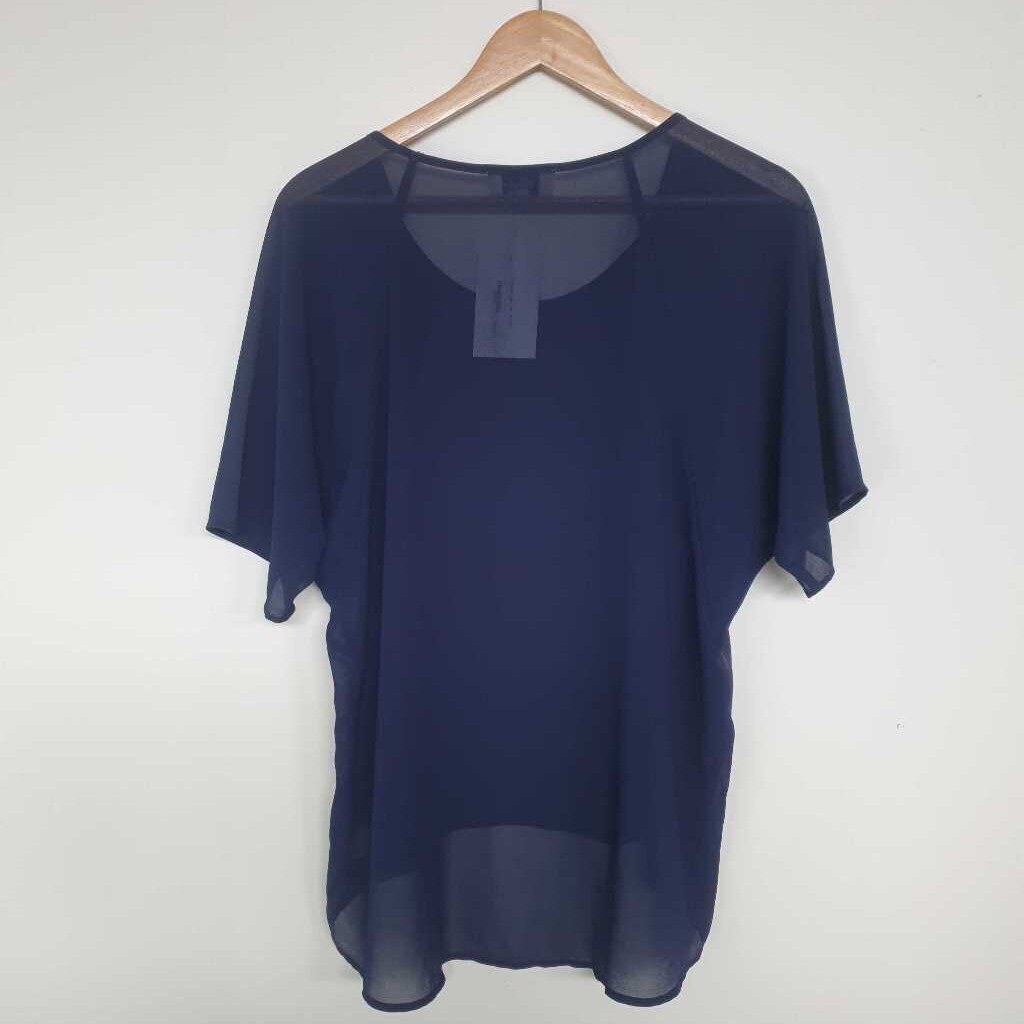 Alaska Tees Top - Size M