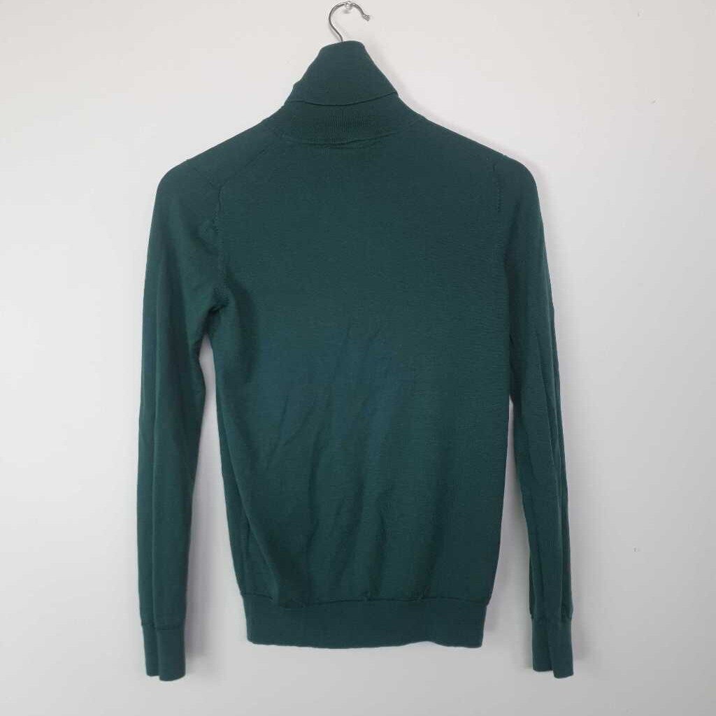 Uniqlo Turtleneck - Size M