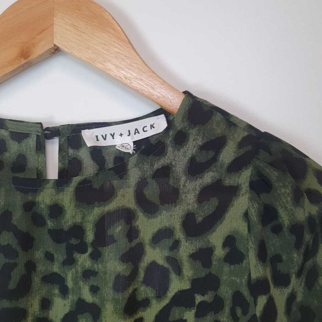 Ivy + Jack Blouse - Size 6