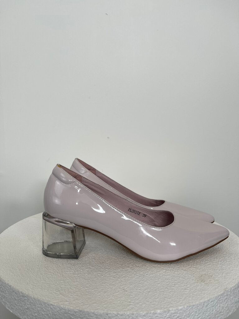 Minx Heels (new with box) - Size 39