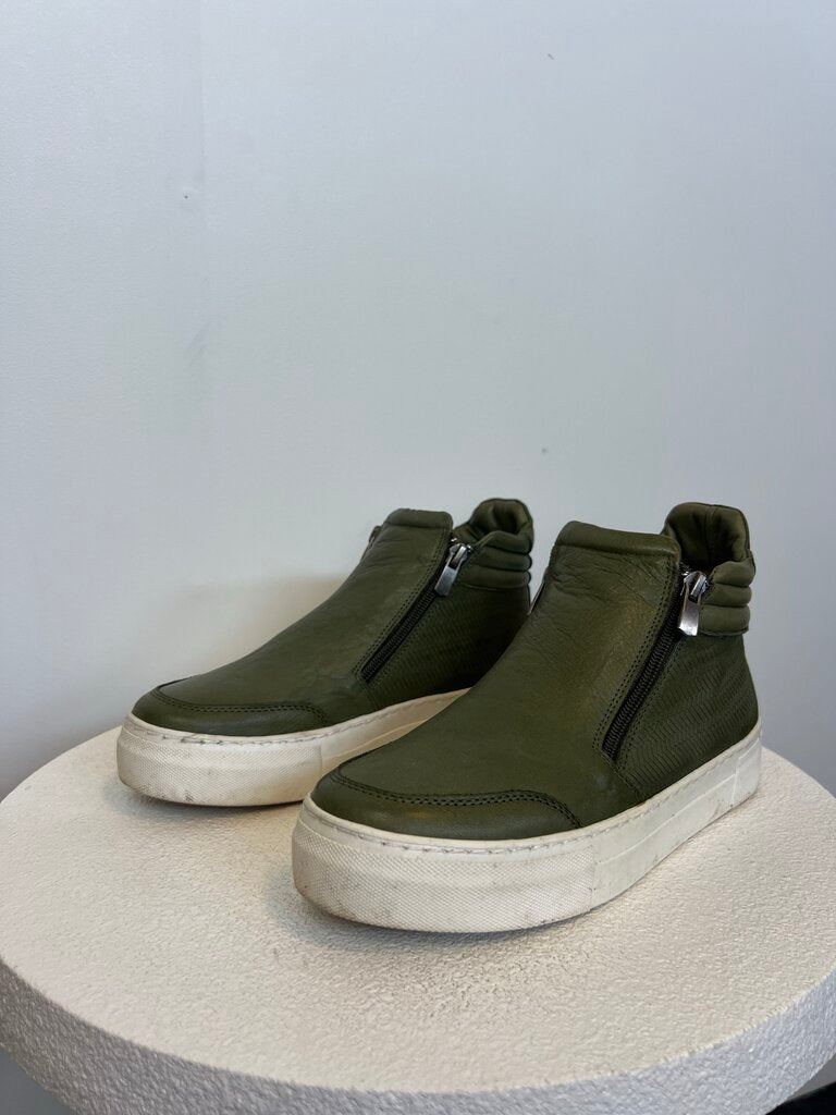 Rilassare Shoes - Size 37