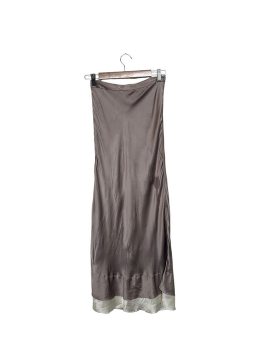 Marle Skirt - Size 6 (Pulls)