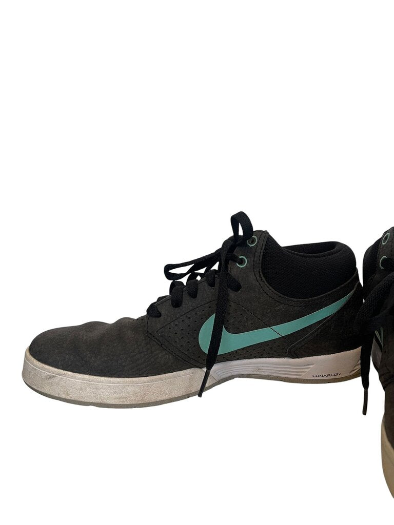 Nike Sneakers - Size 10