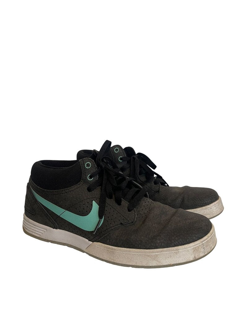 Nike Sneakers - Size 10