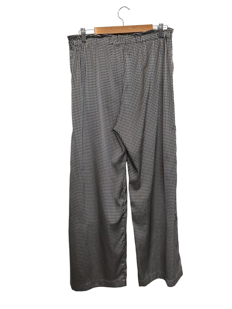 Moochi Pants - Size 10