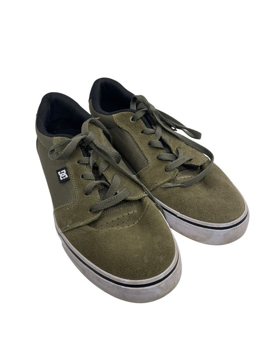 DC Sneakers - Size 10