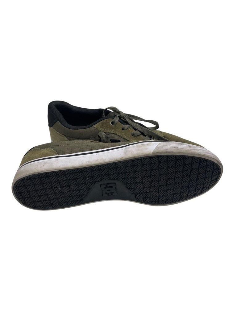 DC Sneakers - Size 10