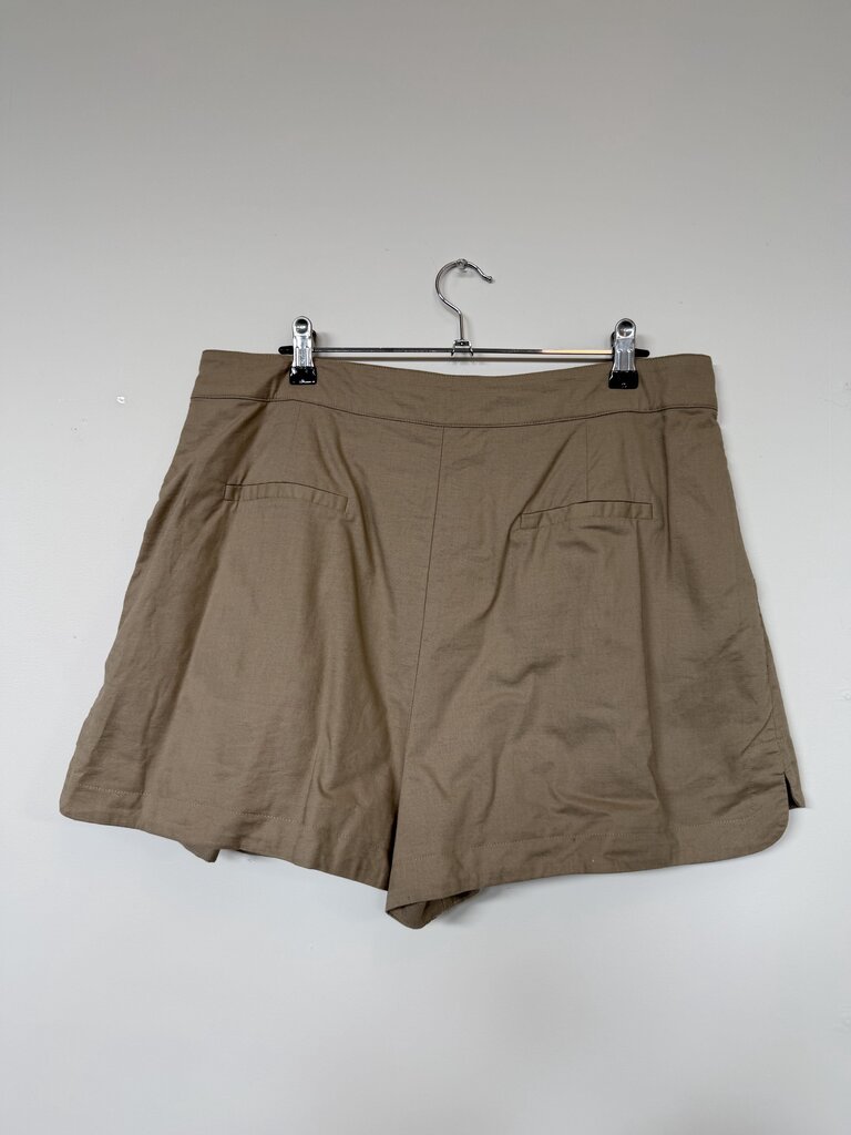 ASTR Linen Shorts - Size XL