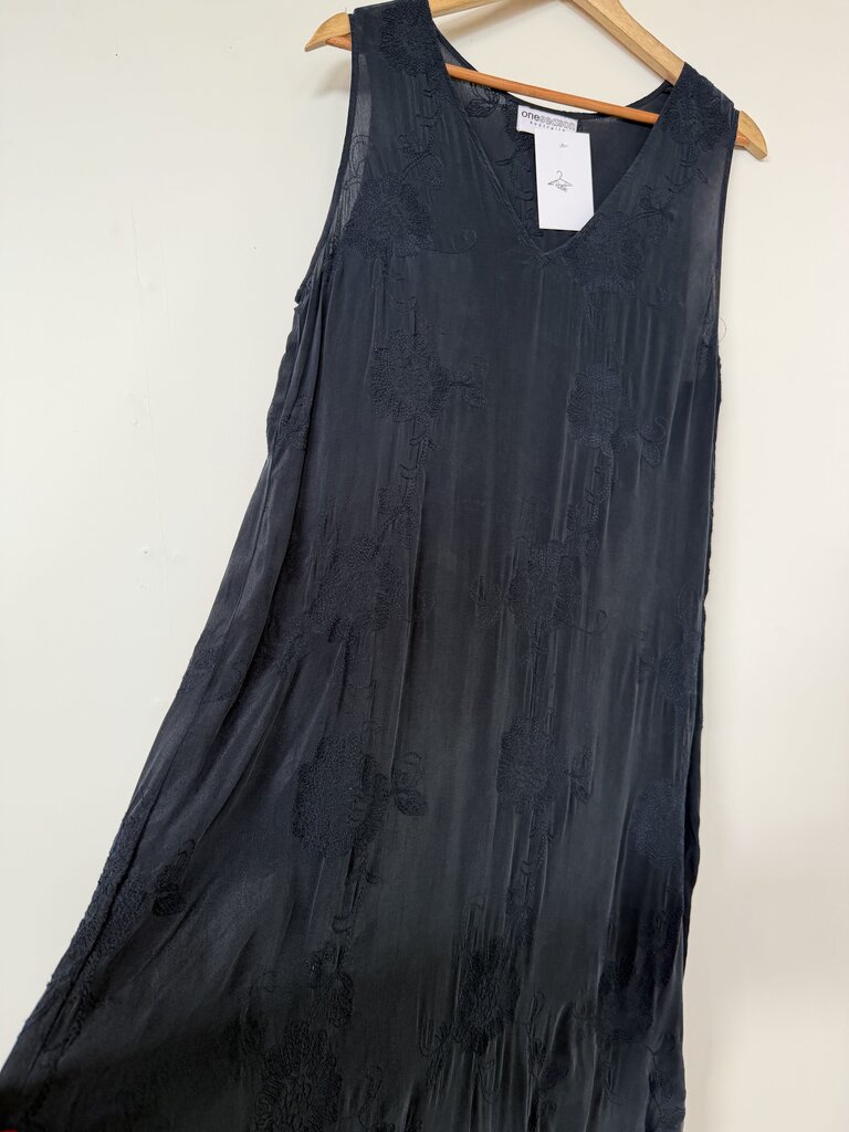 One season Dress - size L