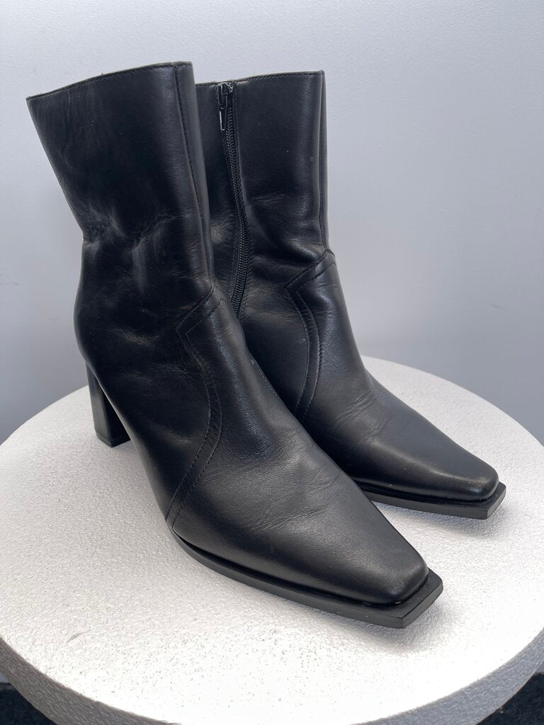 Zoe Kratzmann Boots - Size 41