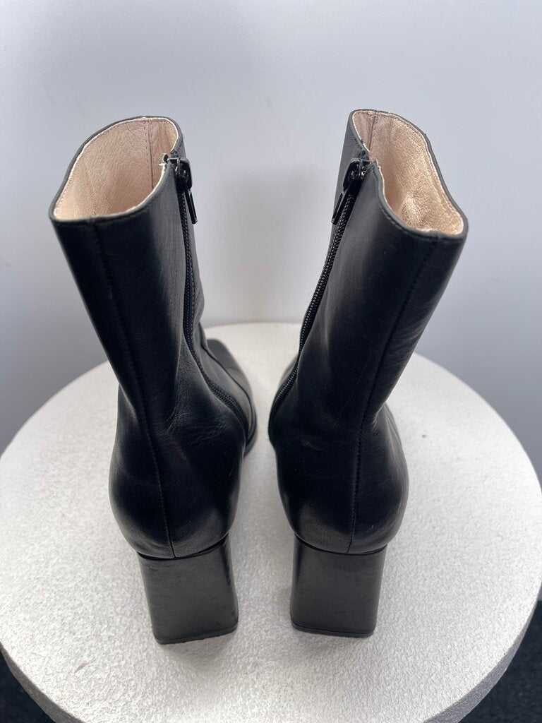 Zoe Kratzmann Boots - Size 41