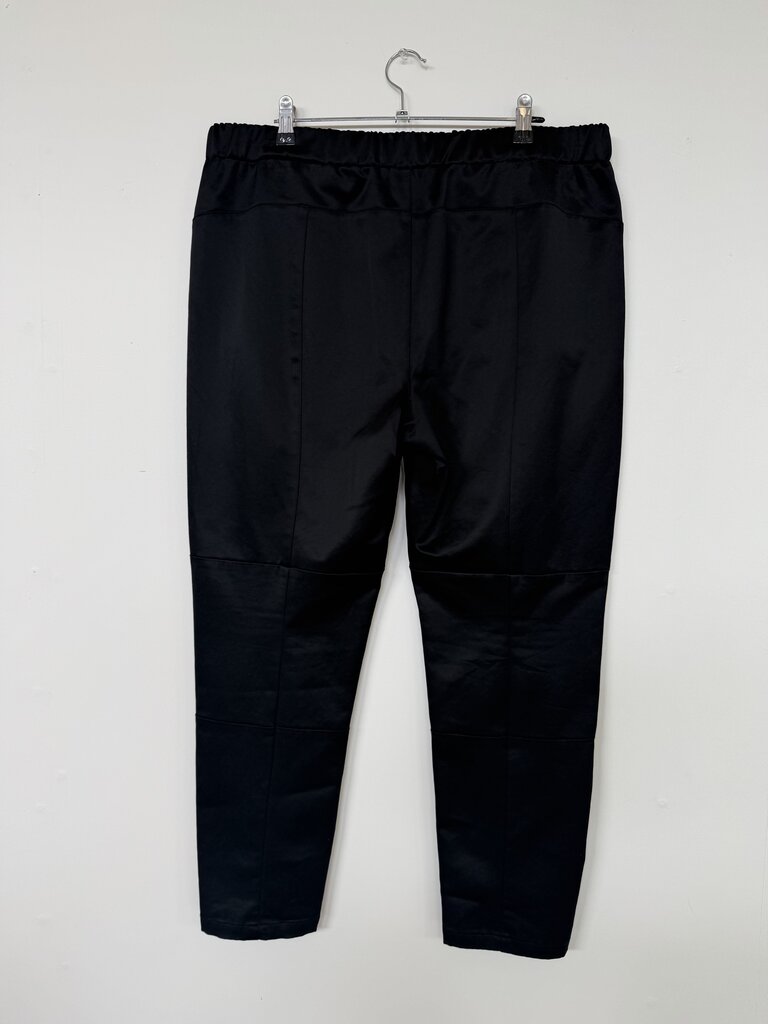 Nes Pants - Size XL