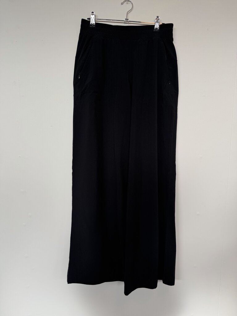 Lululemon Pants - Size 6