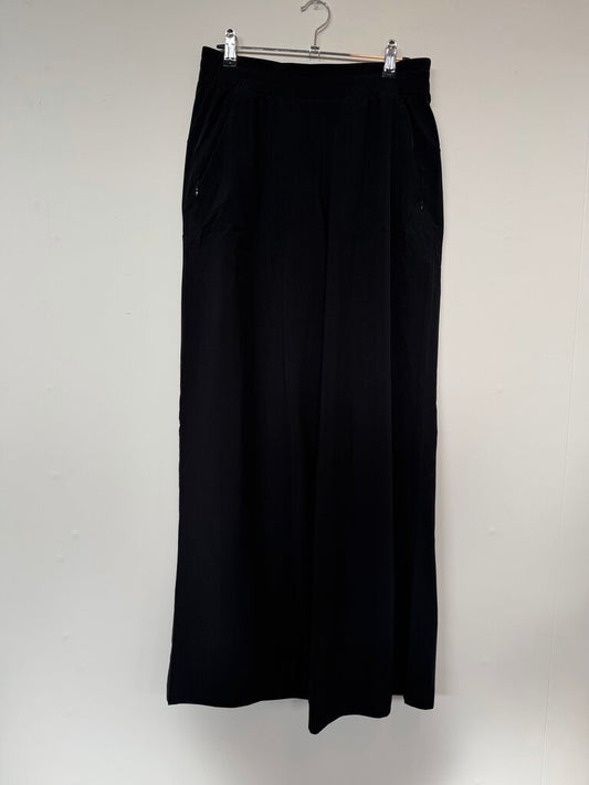 Lululemon Pants - Size 6