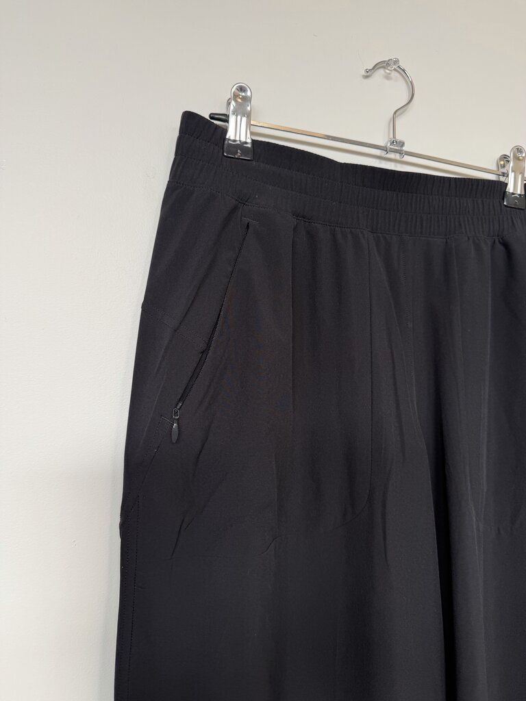 Lululemon Pants - Size 6