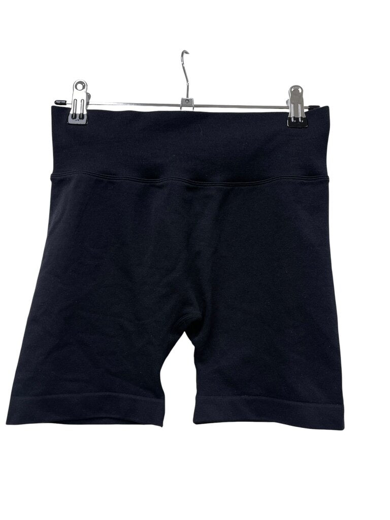 Keep that pump Shorts - Size M