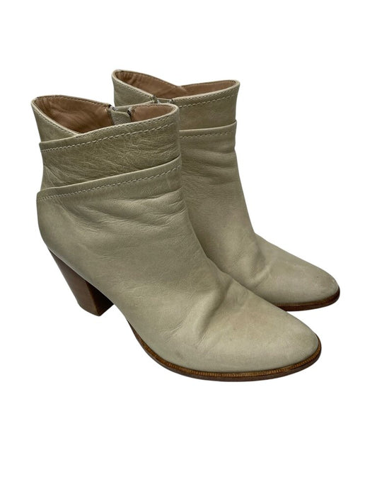 Vanilla Moon Boots (scuffs) - Size 38