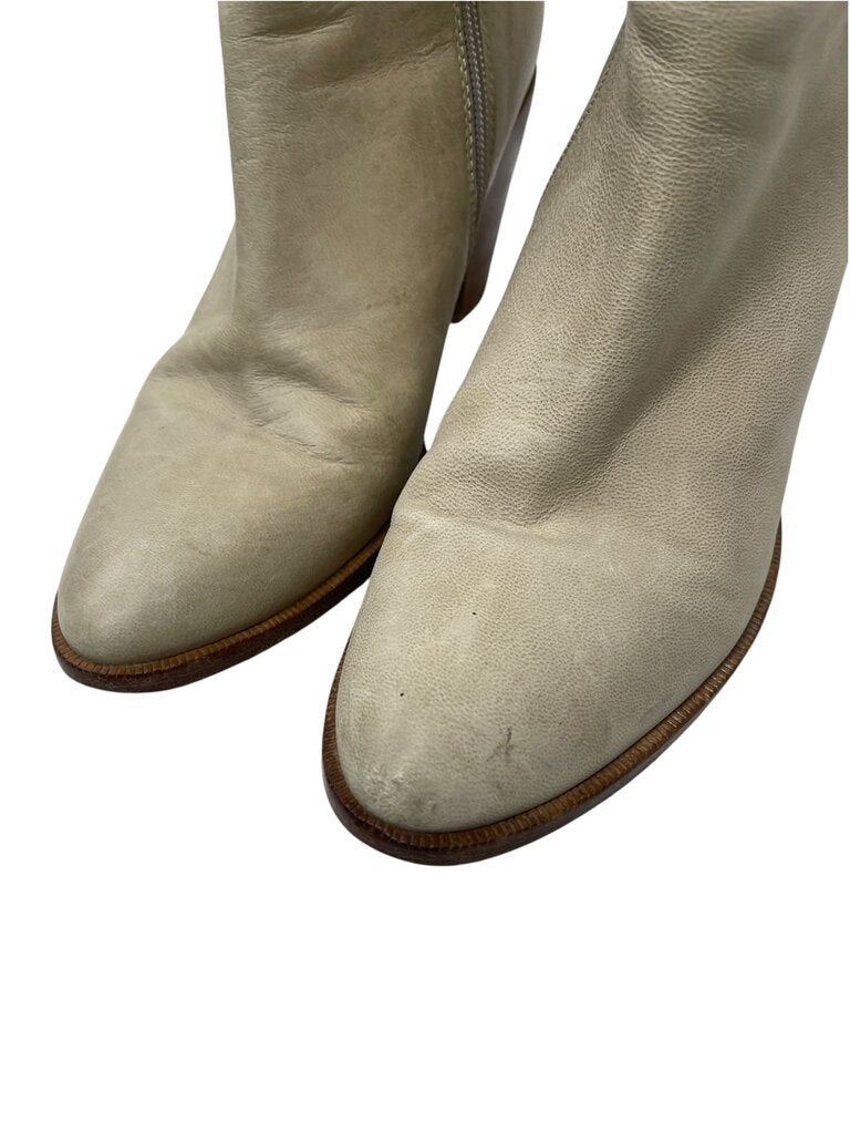 Vanilla Moon Boots (scuffs) - Size 38