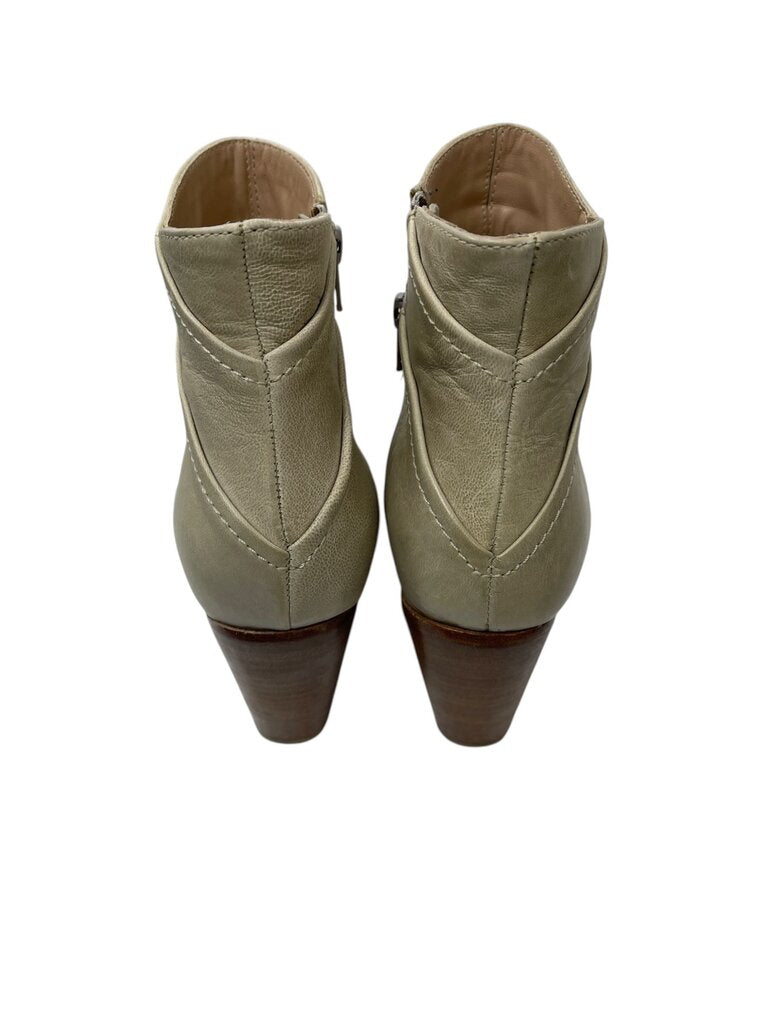 Vanilla Moon Boots (scuffs) - Size 38