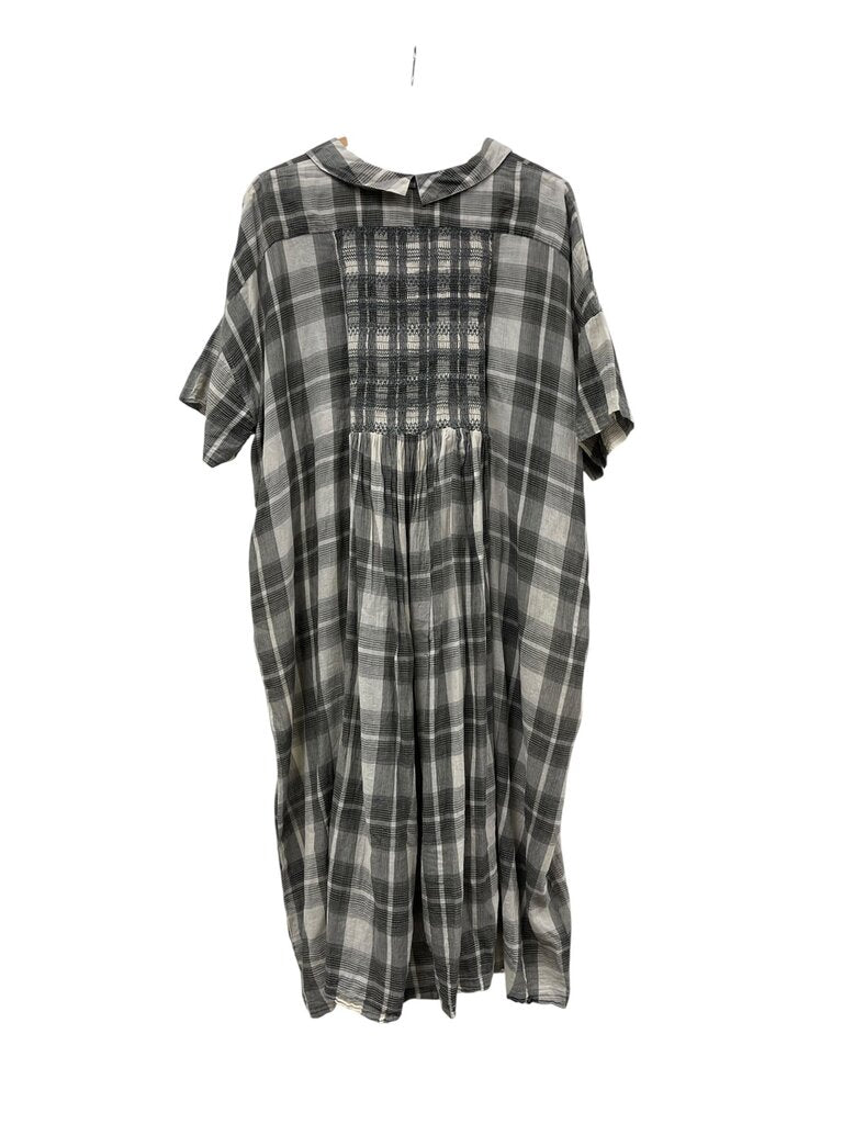 Manteau Noir Dress - Size M/L