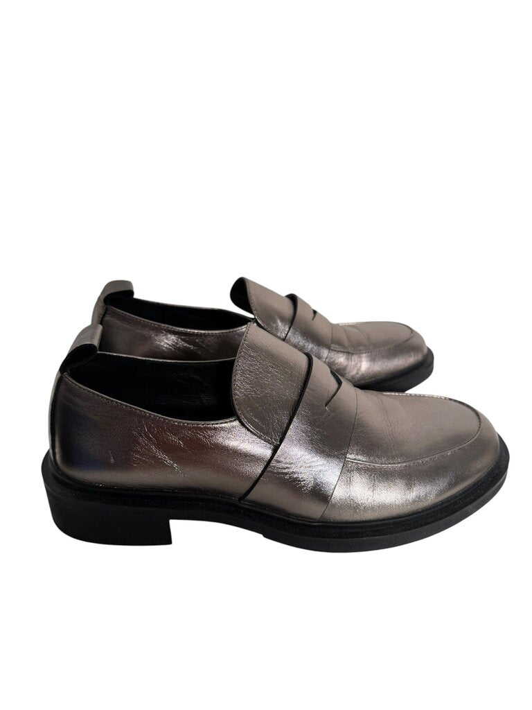 Eos Shoes - Size 39