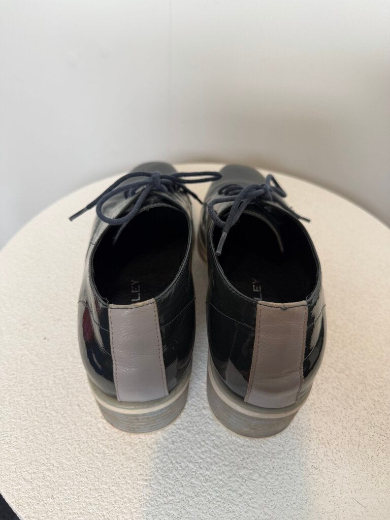 Bresley Lace up Shoe - Size 39