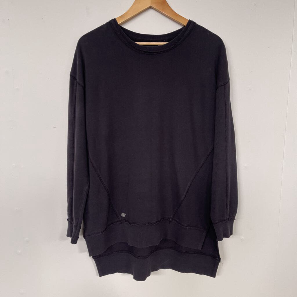 Foxwood Crewneck (Fading)- Size 10